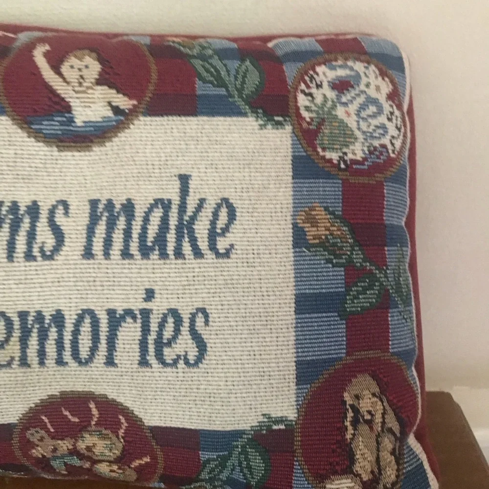 Rare Vintage Moms Make Memories Decoration Pillow